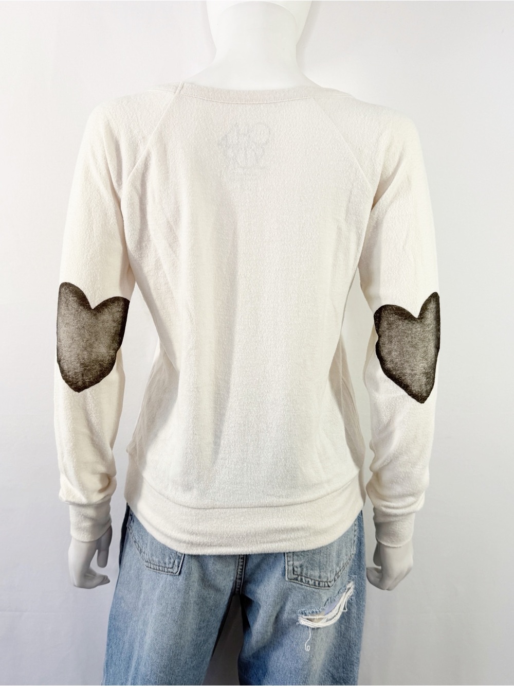 Chaser Ivory Pullover Jumper Female Face Eyelashes Size XS Casual Comfortable - Picture 4 of 8